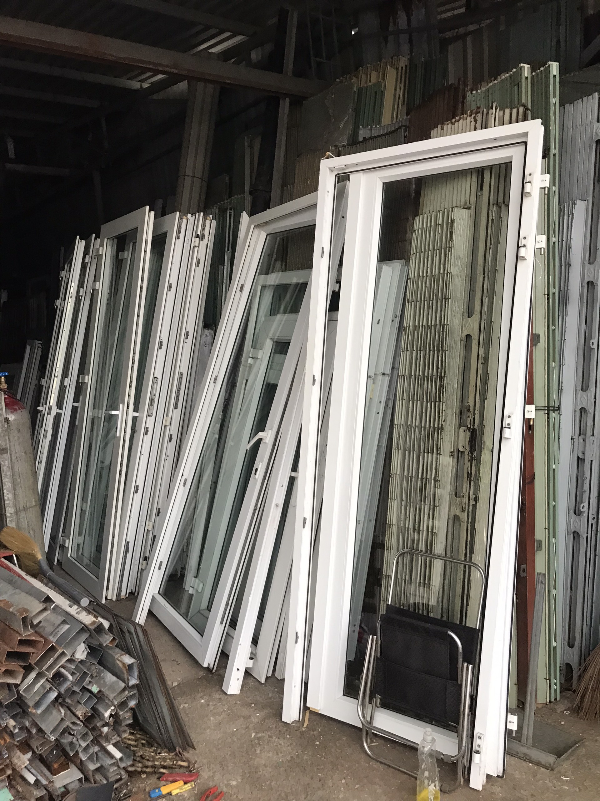 Những Lưu Ý Quan Trọng Khi Chọn Đơn Vị Thu Mua Nhôm Cũ